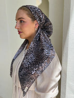 SCARF BAR CLASSIC PRETIED HEAD SCARF W VELVET GRIP