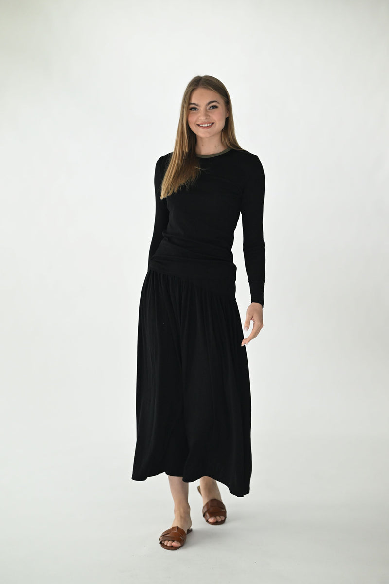 MONN CURVED YOKE SKIRT M390B